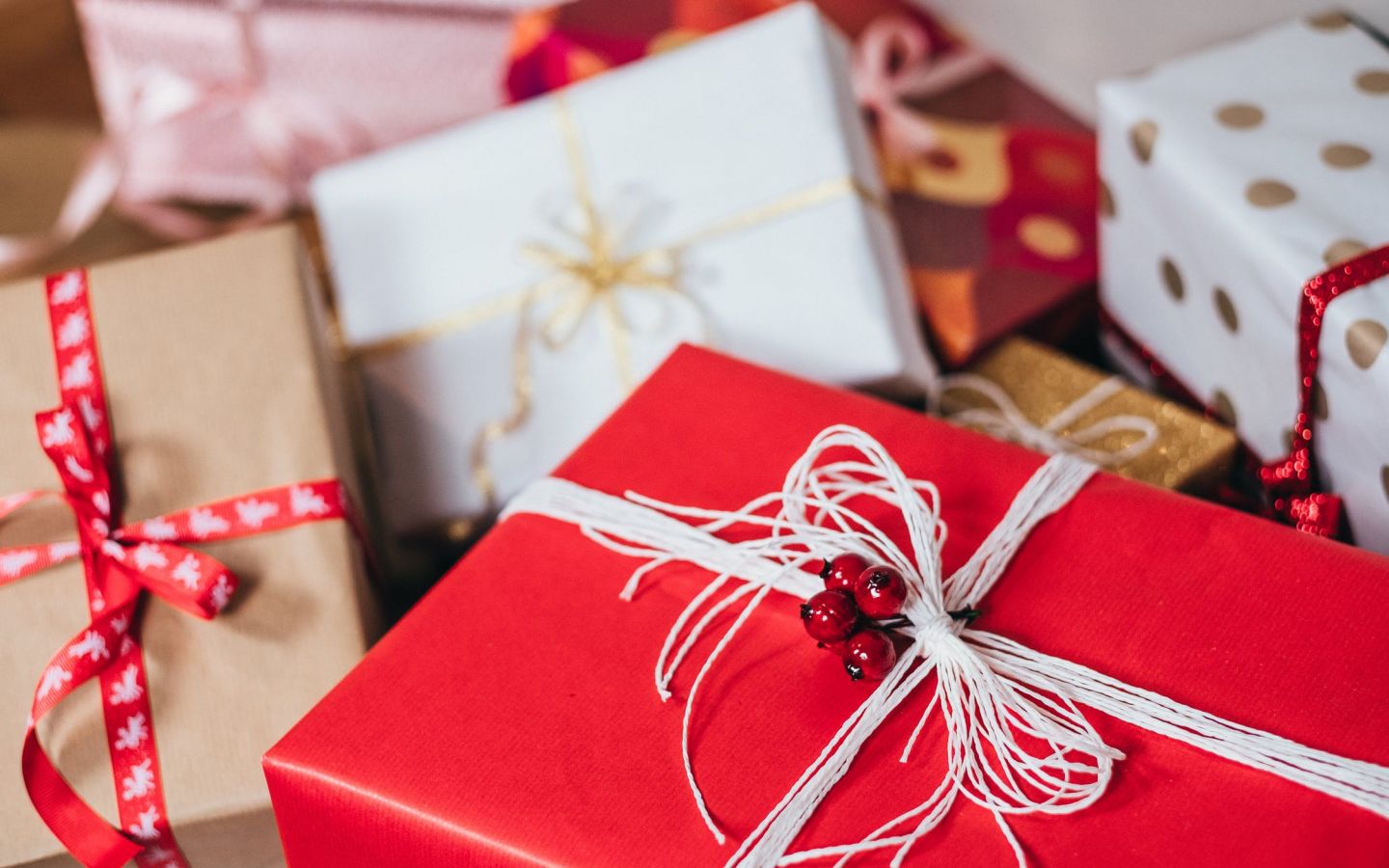 6 Secret Santa Tips for Holiday Gift Exchanges